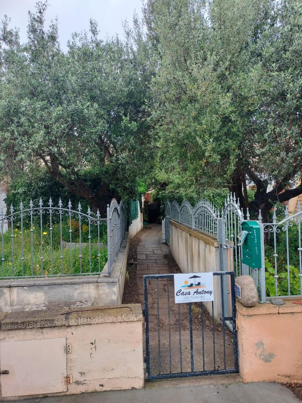 Casa Antony Villa San Teodoro  Bagian luar foto